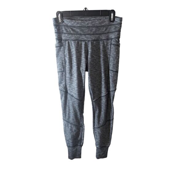 ATHLETA Excursion Tight in Heathered Black Size Medium - Picture 4 of 5